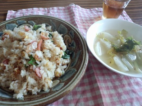 ニンプー生活 ベーコンと紫蘇のガーリック炒飯 焼き大根とセロリのスープ